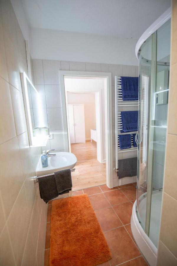 Apartment Mit Kleinem Innenhof Im Erdgeschoss Fuer Bis Zu 4 Personen 克洛滕 外观 照片